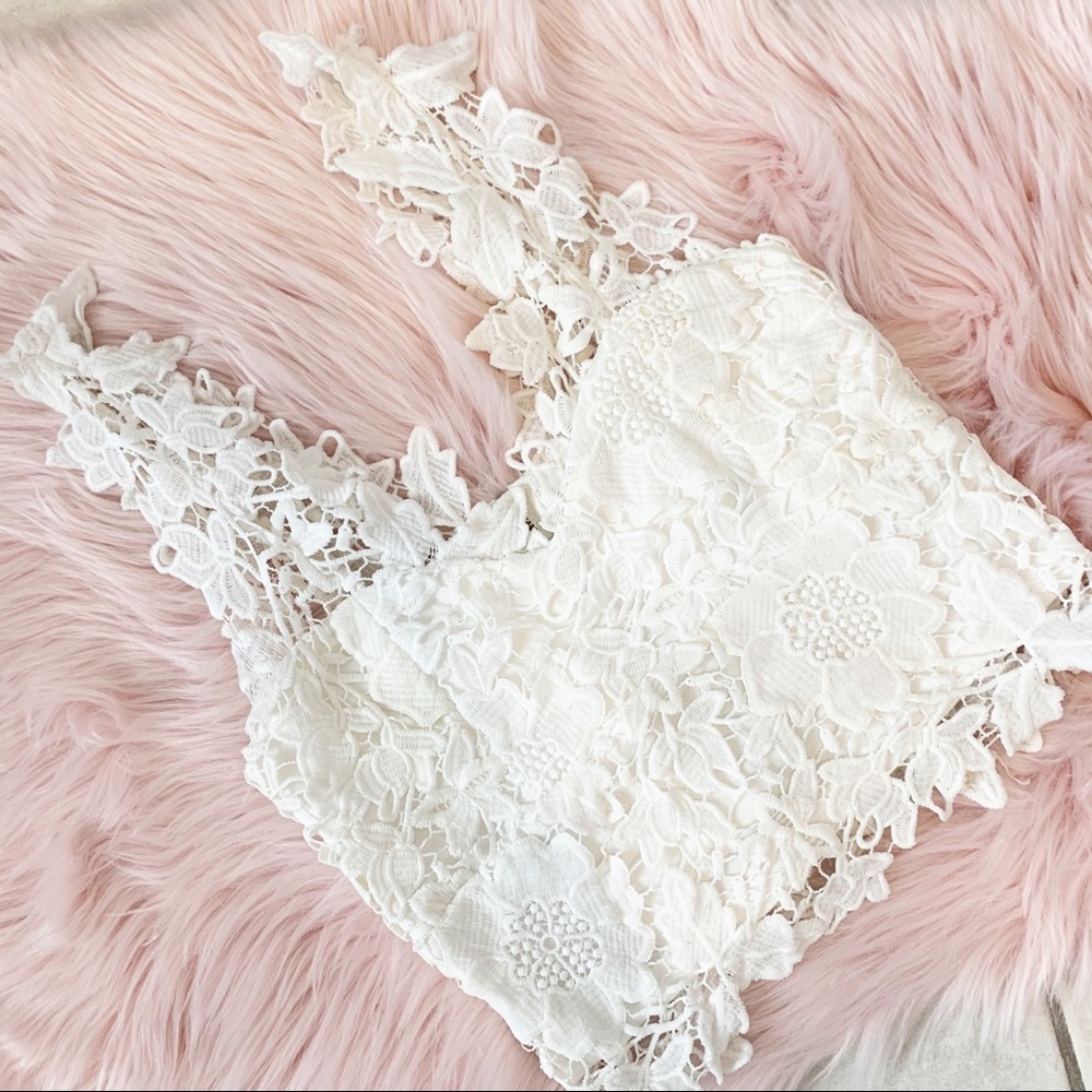 NWT Millau I LF I White Lace Crop Top Size M